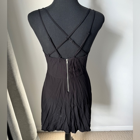 Black A line dress - Picture 2 of 6